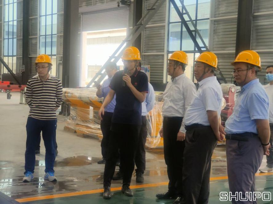 山東省科學院激光研究所所長賈中青、山東省機械設計研究院院長林江海帶領激光、高端裝備領域專家一行9人到水泊焊割實地調研2